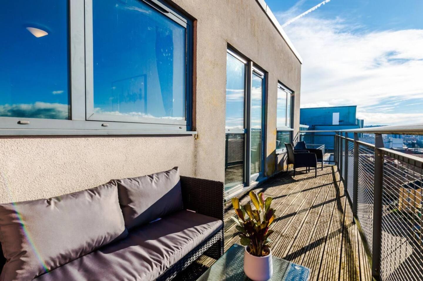 High-Spec Penthouse Central Free Parking Space Sheffield Dış mekan fotoğraf